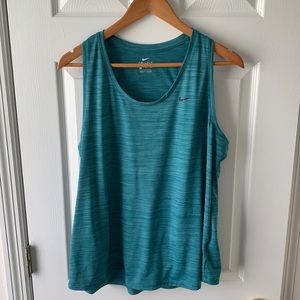 Nike XL training tank